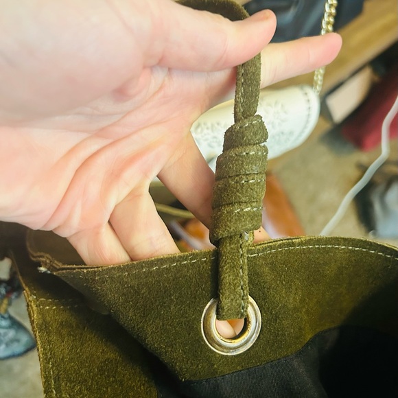 Suede Olive Green Leather Tote Snap Closure 1 zip & 2 pocket areas inside NWT - Picture 10 of 10